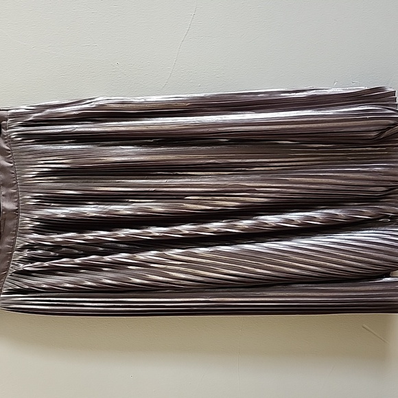 Banana Republic Dresses & Skirts - Banana Republic Metallic Pleated Midi Skirt - Silver Taupe